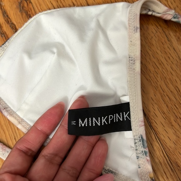 Bikini - Picture 6 of 7